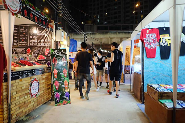 Tung hoành chợ đêm tại Bangkok