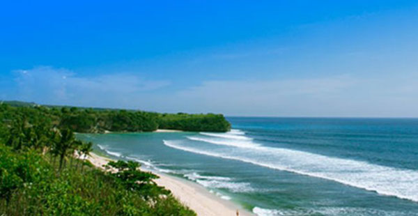 Tham quan ngôi đền Tanah Lot tại Bali